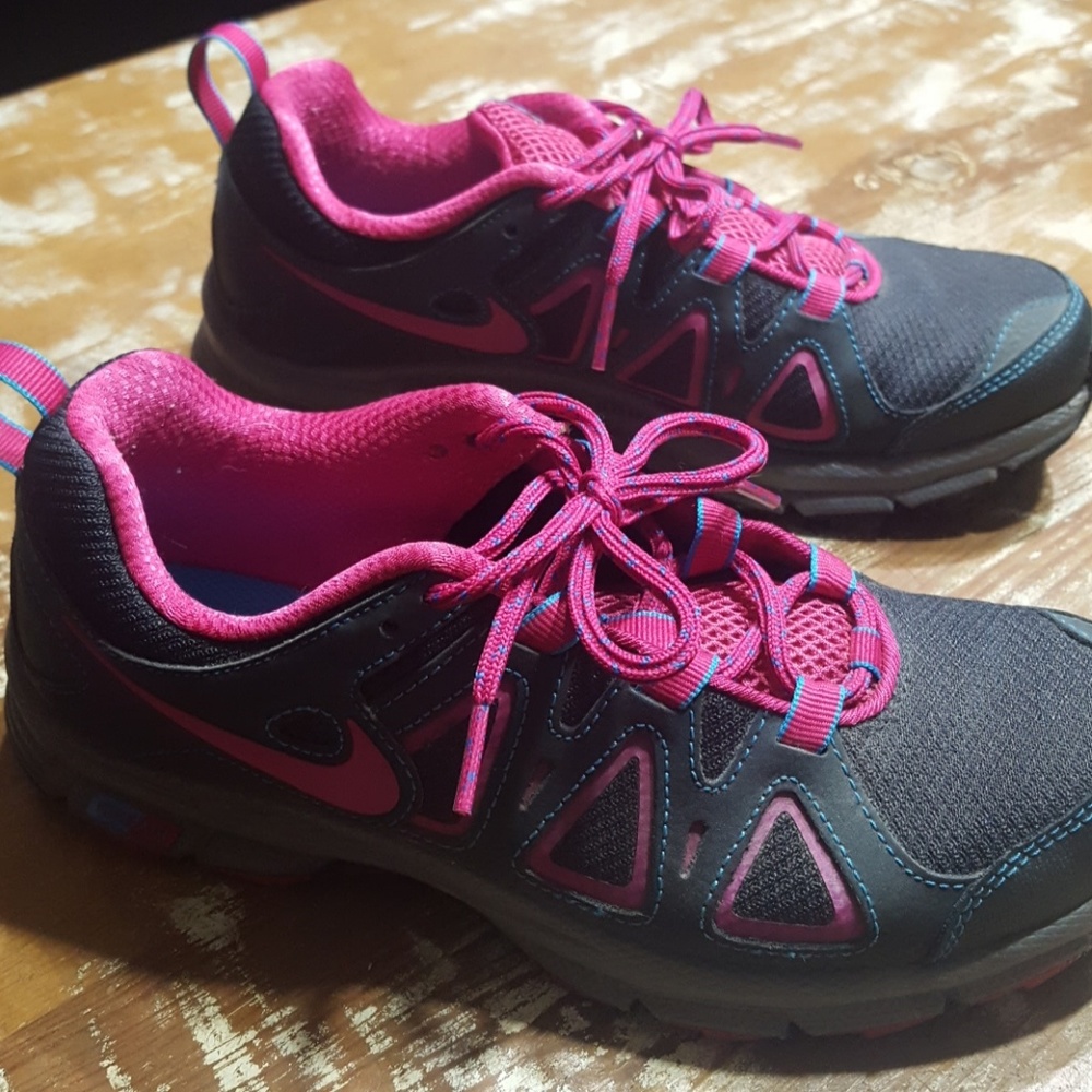 Nike Alvord running shoes